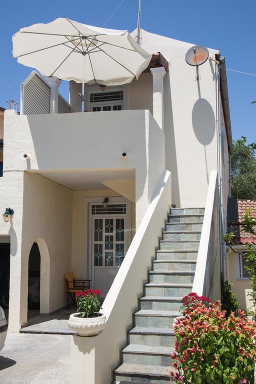 Apartments Margarita Kaizer Bridge Achilleion Экстерьер фото